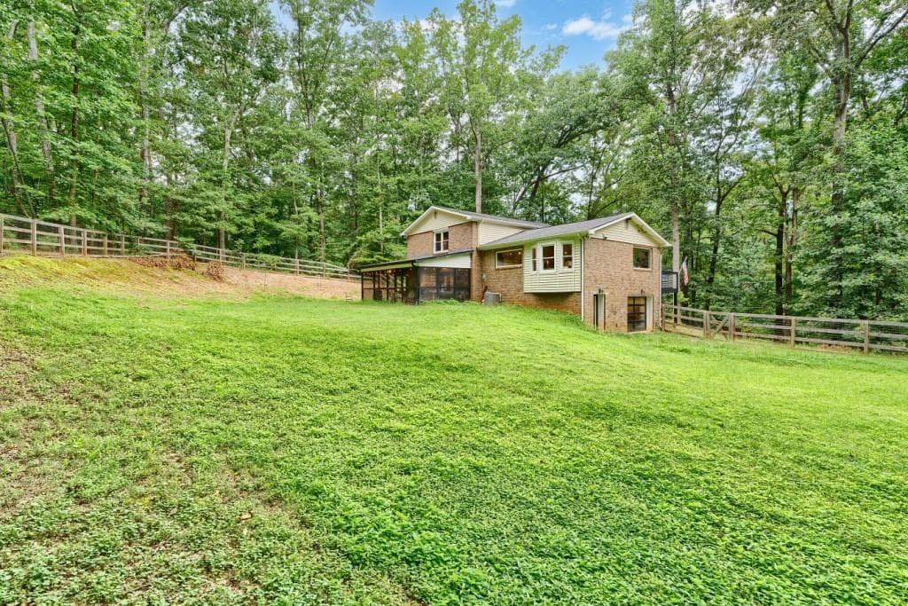 3 bedroom, 3 bathroom, 2,953 sq ft single family residence for sale at 118 Glenell Drive, Woodstock, GA 30189 — photo 4