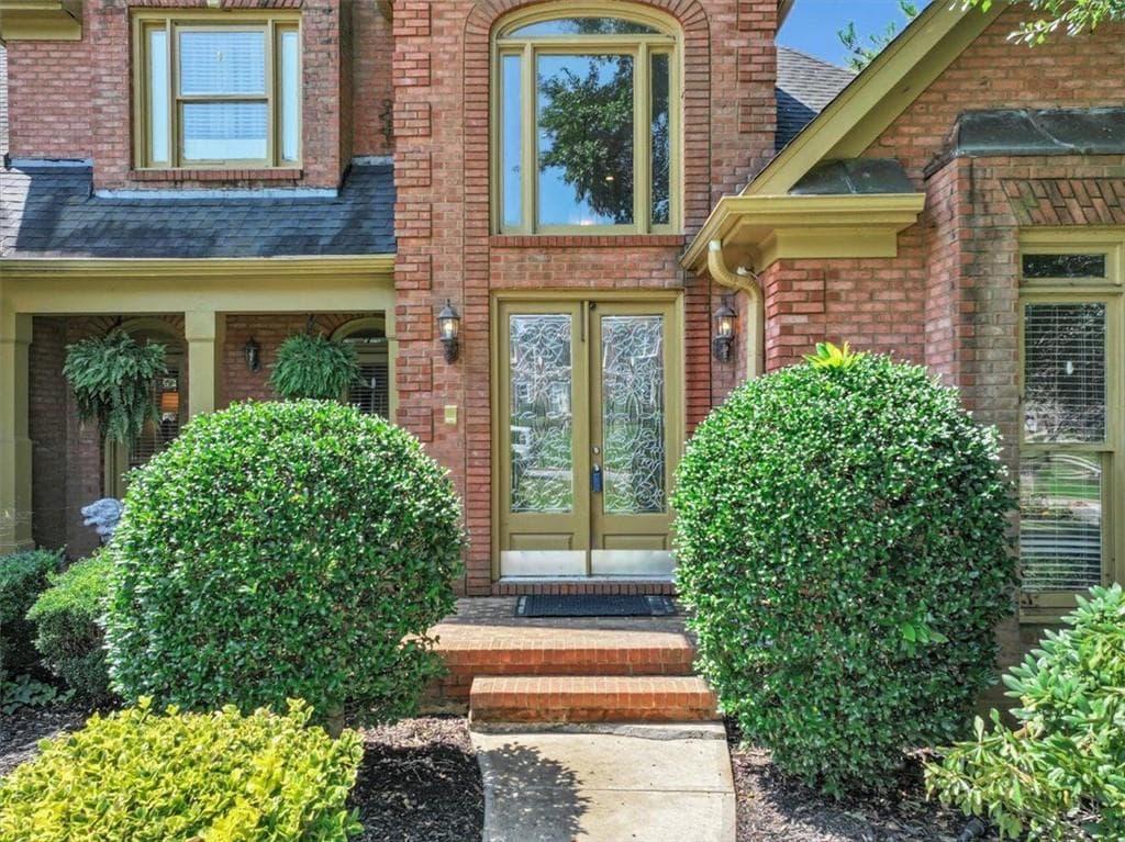 5 bedroom, 5 bathroom, 5,708 sq ft single family residence for sale at 4572 Lionshead Circle, Lithonia, GA 30038 — photo 2
