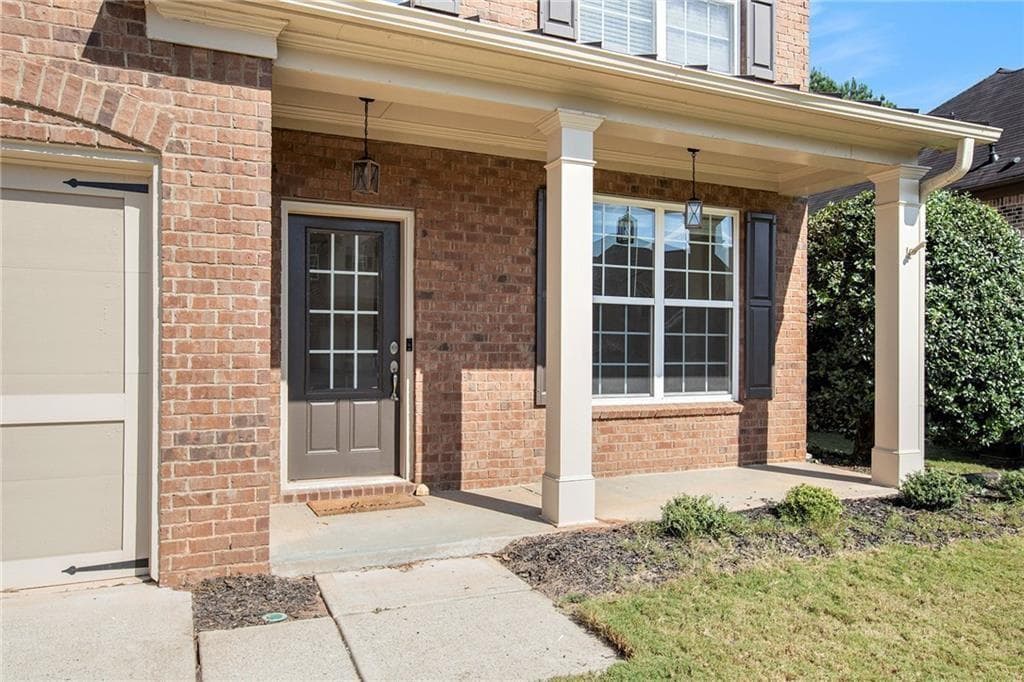 5 bedroom, 4 bathroom, 3,294 sq ft single family residence for sale at 4825 Silver Leaf Drive, Cumming, GA 30040 — photo 4