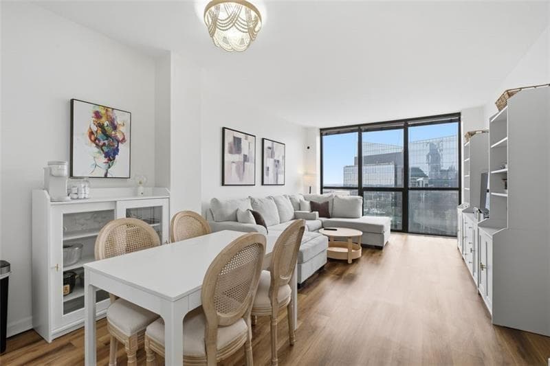 1 bedroom, 1 bathroom, 625 sq ft condominium for sale at 1280 W Peachtree Street 3713, Atlanta, GA 30309 — photo 2