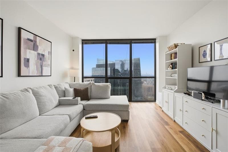 1 bedroom, 1 bathroom, 625 sq ft condominium for sale at 1280 W Peachtree Street 3713, Atlanta, GA 30309 — photo 5