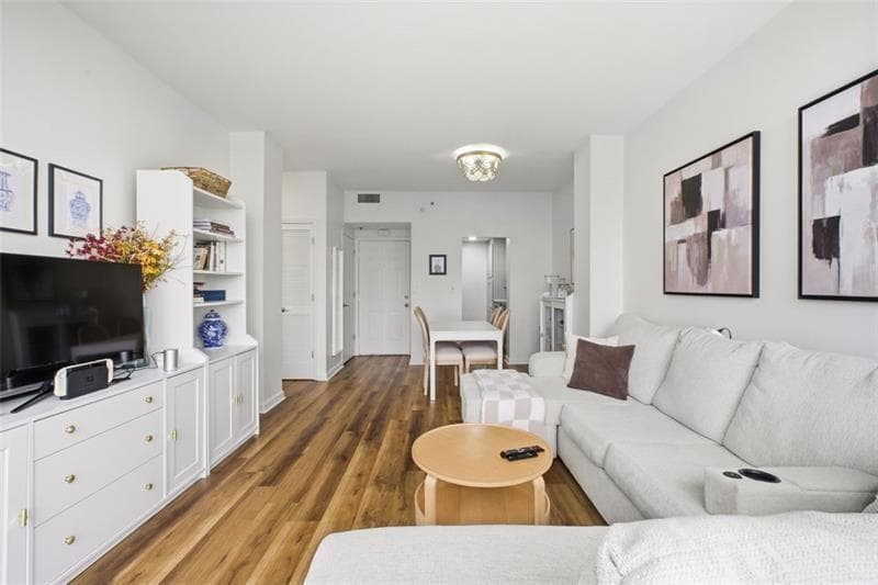 1 bedroom, 1 bathroom, 625 sq ft condominium for sale at 1280 W Peachtree Street 3713, Atlanta, GA 30309 — photo 8