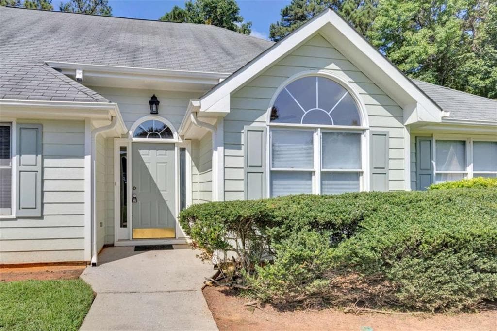 4 bedroom, 3 bathroom, 2,906 sq ft single family residence for sale at 4860 Thornwood Drive, Covington, GA 30016 — photo 4