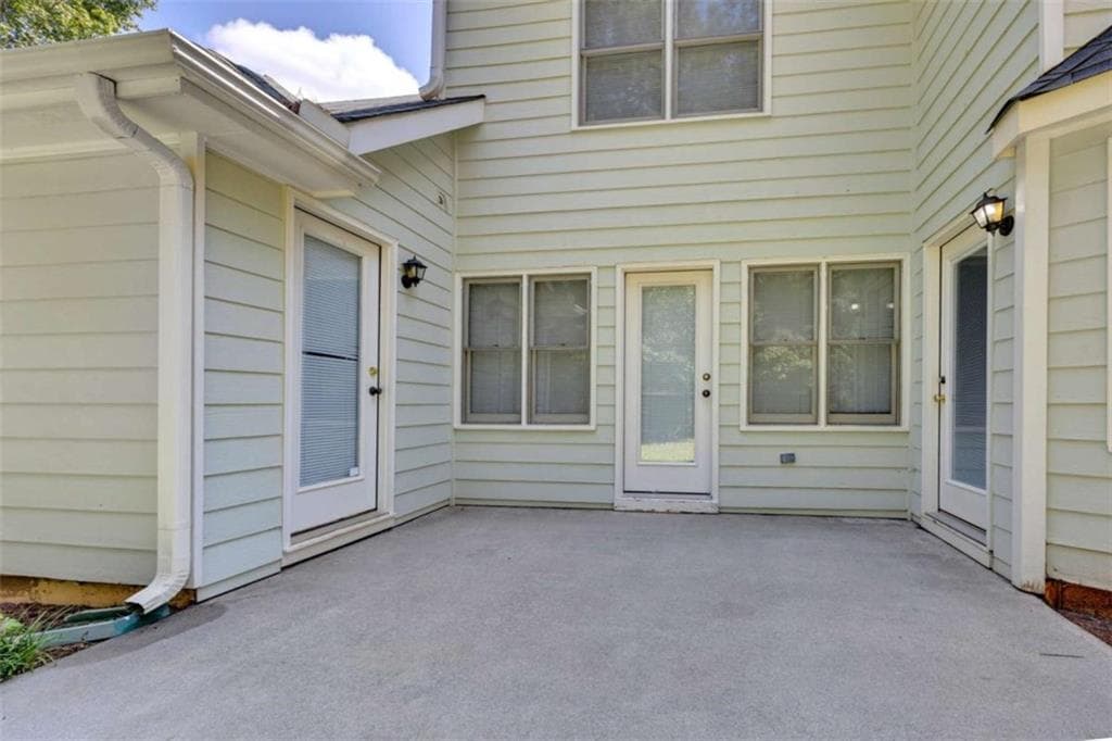 4 bedroom, 3 bathroom, 2,906 sq ft single family residence for sale at 4860 Thornwood Drive, Covington, GA 30016 — photo 5