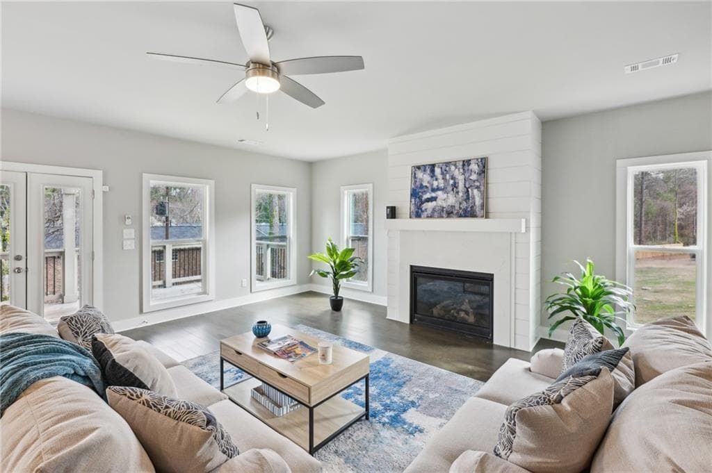 4 bedroom, 5 bathroom, 4,332 sq ft single family residence for sale at 3131 Stonegate Drive, Atlanta, GA 30331 — photo 5