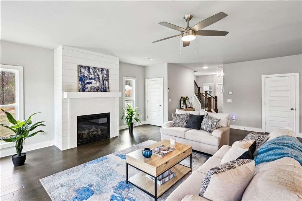 4 bedroom, 5 bathroom, 4,332 sq ft single family residence for sale at 3131 Stonegate Drive, Atlanta, GA 30331 — photo 6