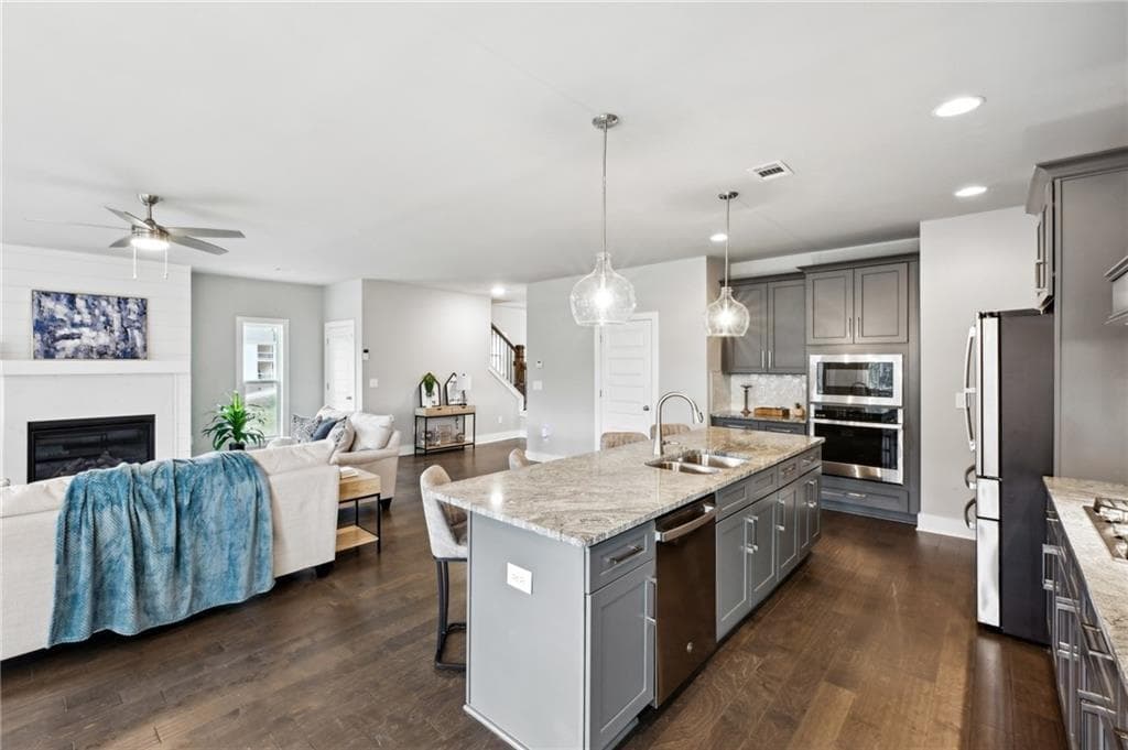 4 bedroom, 5 bathroom, 4,332 sq ft single family residence for sale at 3131 Stonegate Drive, Atlanta, GA 30331 — photo 10