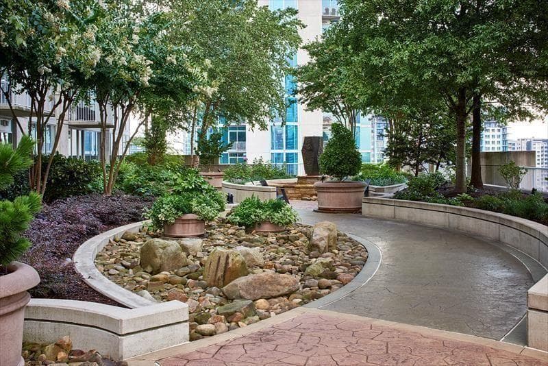 2 bedroom, 1 bathroom, 861 sq ft condominium under contract at 855 Peachtree Street 1510, Atlanta, GA 30308 — photo 6