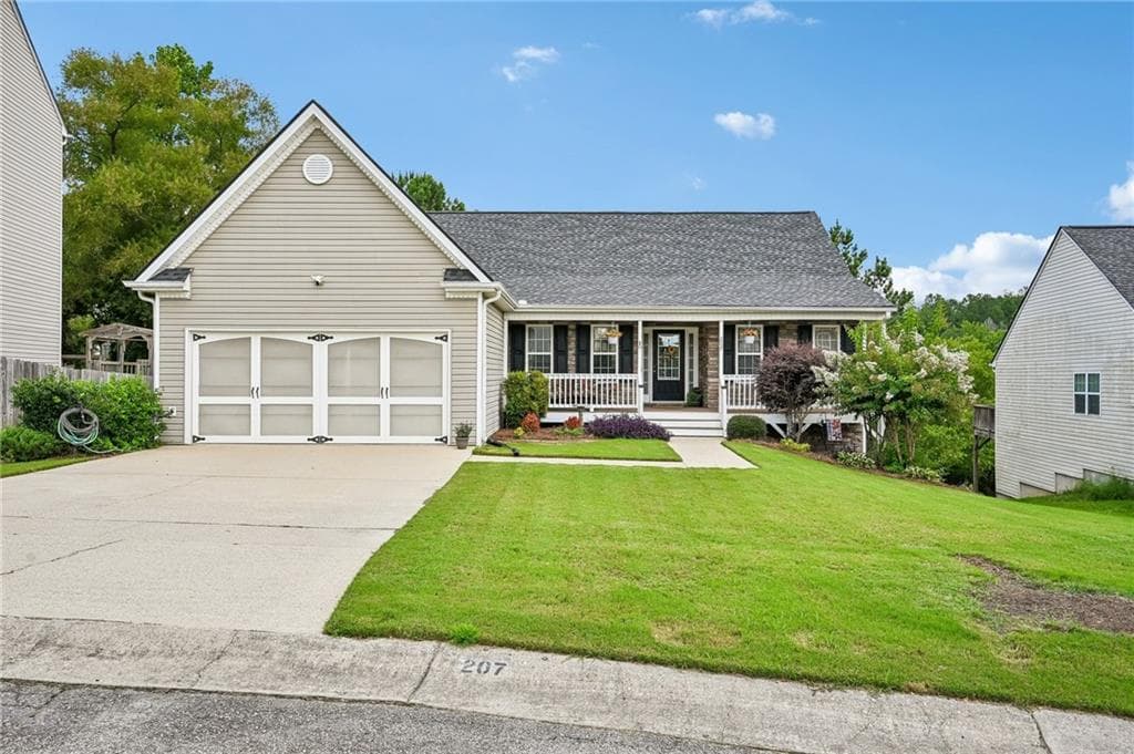 3 bedroom, 3 bathroom, 1,626 sq ft single family residence for sale at 207 Overlook Court, Dallas, GA 30157 — photo 1 of 53