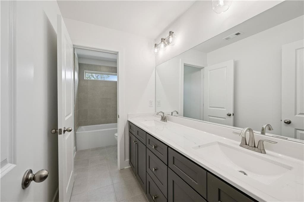 4 bedroom, 3 bathroom, 3,728 sq ft single family residence for sale at 3135 Stonegate Drive, Atlanta, GA 30331 — photo 10