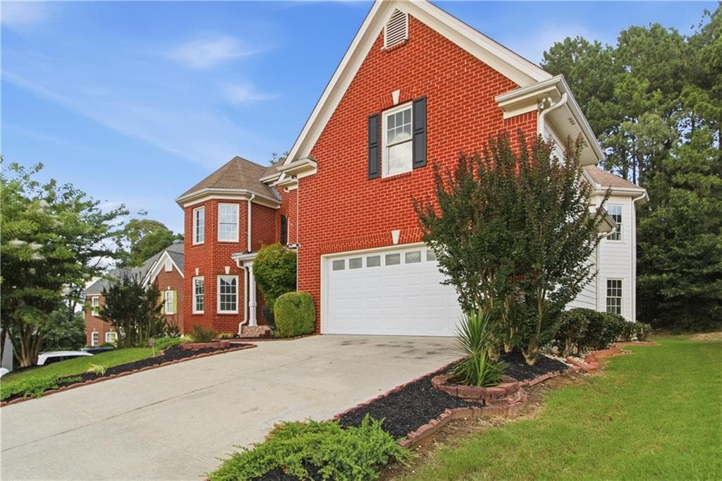 5 bedroom, 4 bathroom, 6,085 sq ft single family residence under contract at 1028 River Forest Point, Lawrenceville, GA 30045 — photo 2