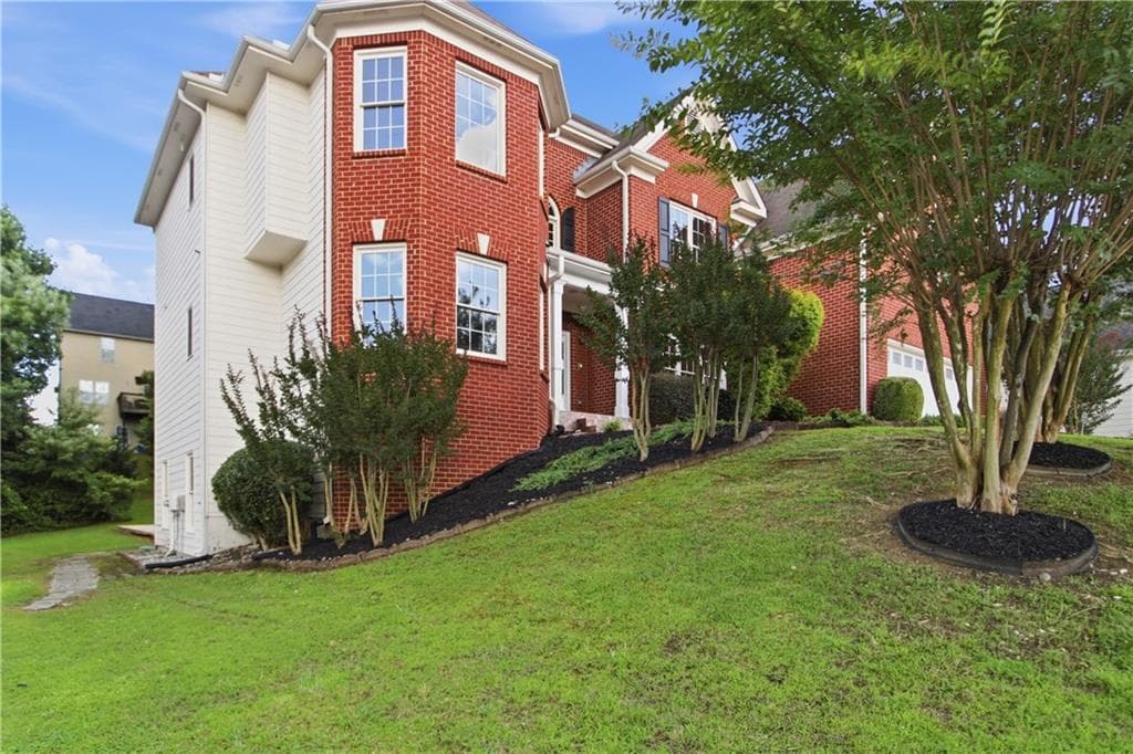 5 bedroom, 4 bathroom, 6,085 sq ft single family residence under contract at 1028 River Forest Point, Lawrenceville, GA 30045 — photo 3
