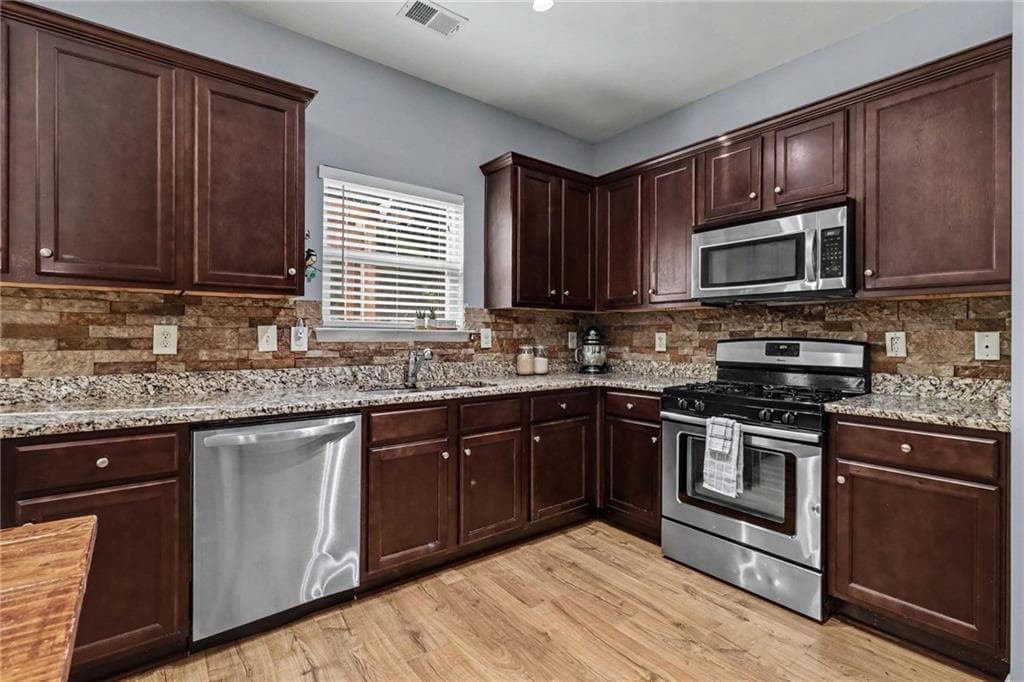 4 bedroom, 3 bathroom, 2,163 sq ft single family residence for sale at 252 Parkmont Way, Dallas, GA 30132 — photo 4