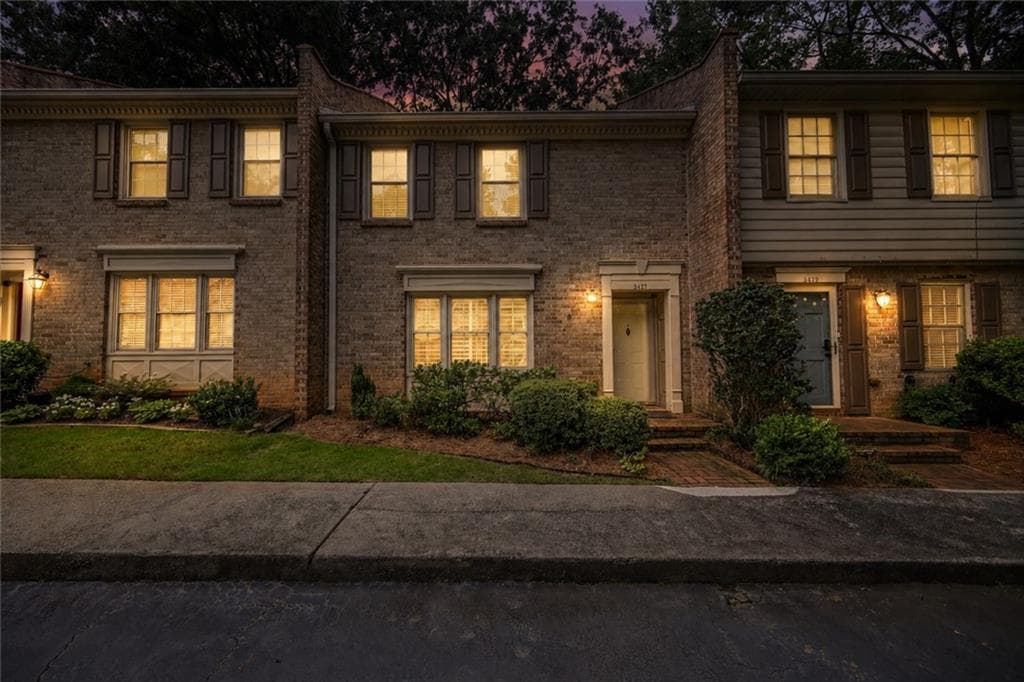2 bedroom, 3 bathroom, 1,402 sq ft townhouse for sale at 3427 Ashwood Lane, Atlanta, GA 30341 — photo 2