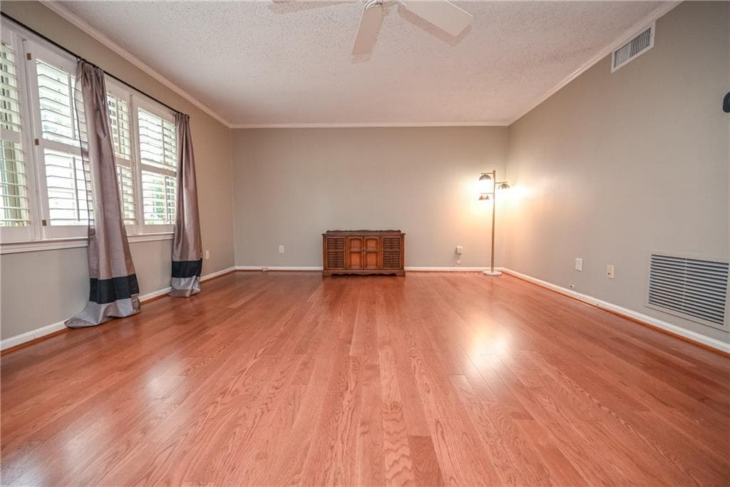 2 bedroom, 3 bathroom, 1,402 sq ft townhouse for sale at 3427 Ashwood Lane, Atlanta, GA 30341 — photo 5