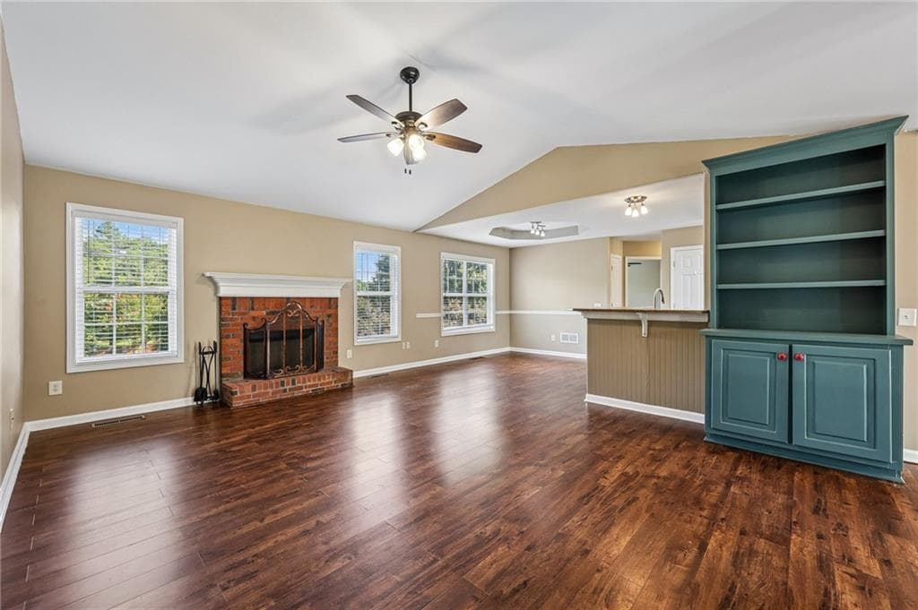 5 bedroom, 3 bathroom, 2,533 sq ft single family residence for sale at 525 San Dra Way, Monroe, GA 30656 — photo 3