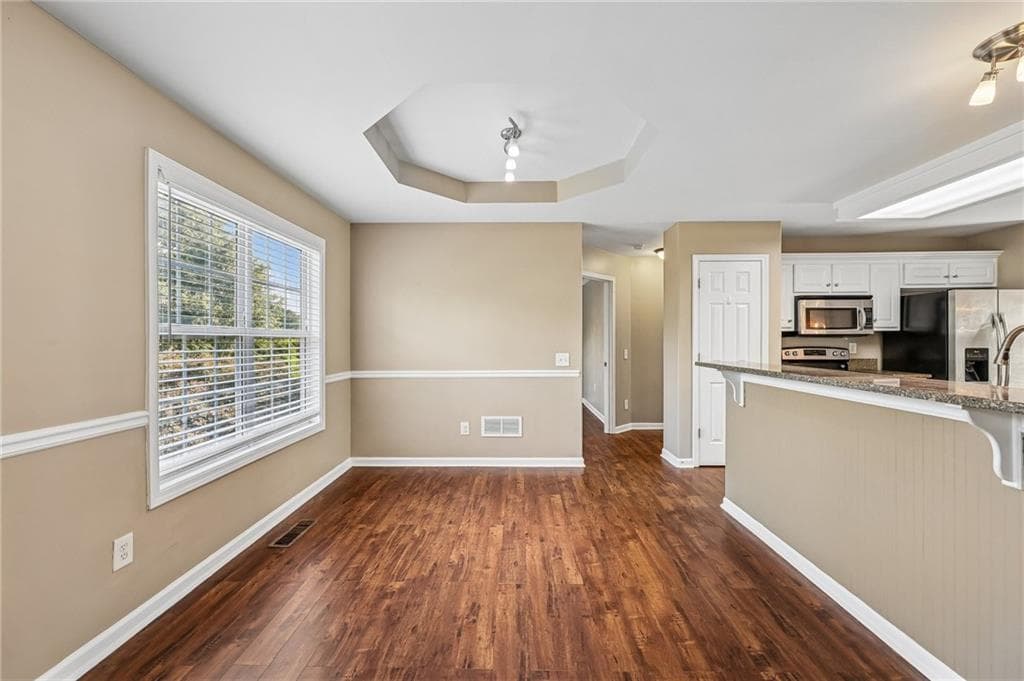 5 bedroom, 3 bathroom, 2,533 sq ft single family residence for sale at 525 San Dra Way, Monroe, GA 30656 — photo 9