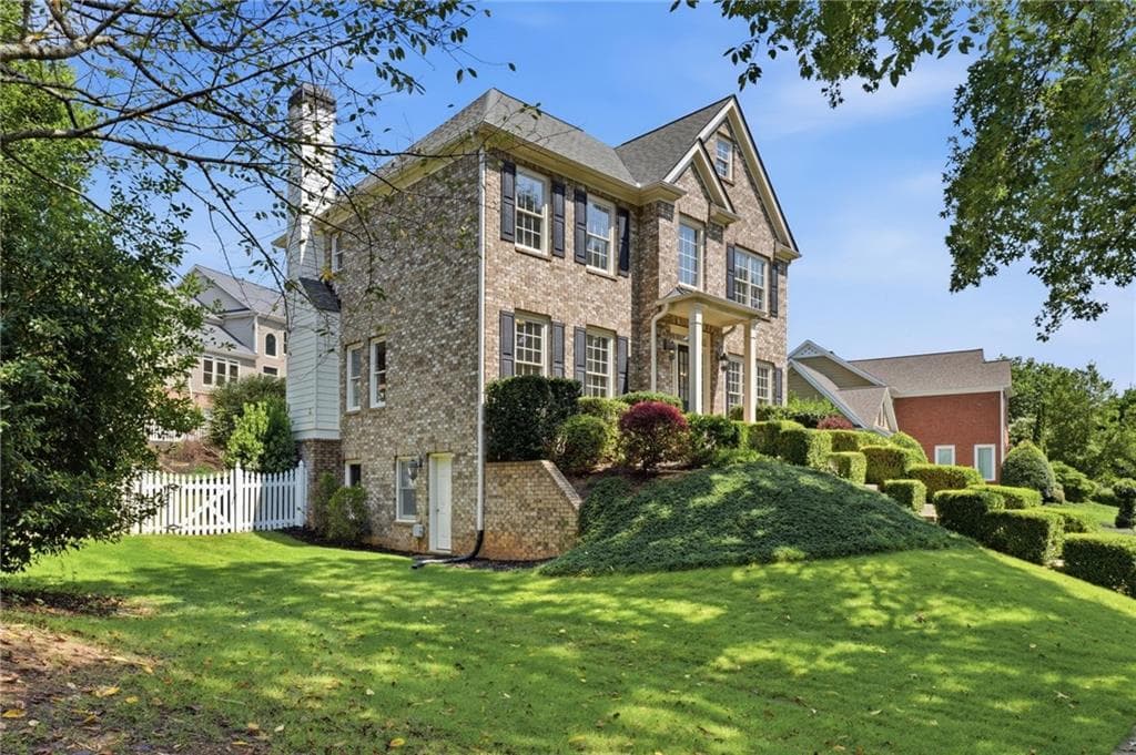 4 bedroom, 4 bathroom, 2,521 sq ft single family residence for sale at 4954 Dovecote Trail, Suwanee, GA 30024 — photo 2