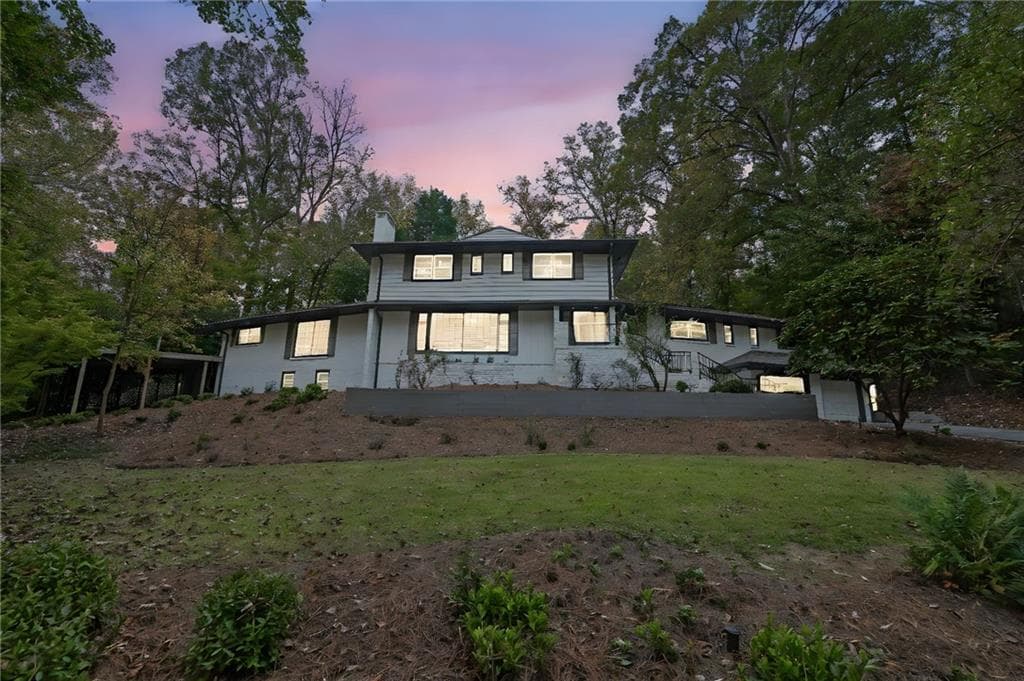 8 bedroom, 8 bathroom, 4,075 sq ft single family residence for rent at 3018 W Pine Valley Road, Atlanta, GA 30305 for $16,000 a month — photo 1 of 42
