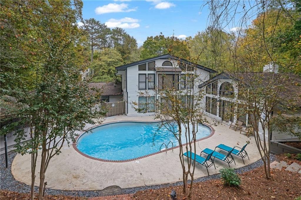 8 bedroom, 8 bathroom, 4,075 sq ft single family residence for rent at 3018 W Pine Valley Road, Atlanta, GA 30305 for $16,000 a month — photo 4