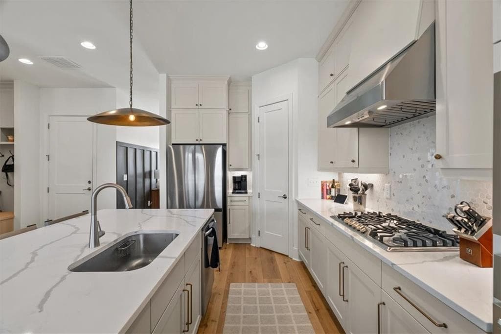 5 bedroom, 4 bathroom, 3,689 sq ft single family residence for rent at 1944 James Red Moore Boulevard, Atlanta, GA 30318 for $4,500 a month — photo 9