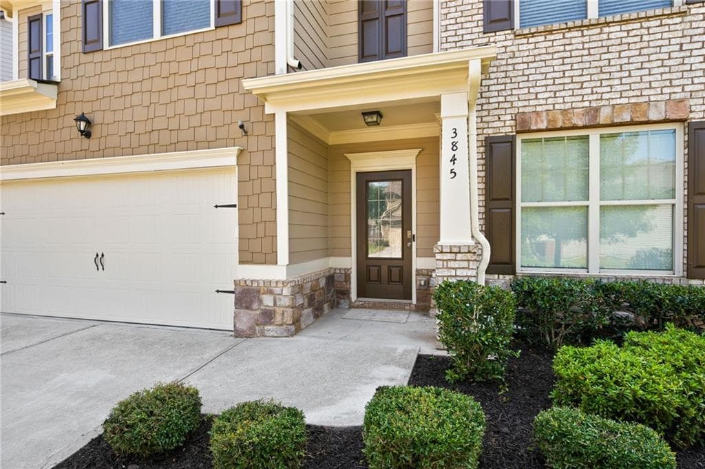 5 bedroom, 4 bathroom, 3,040 sq ft single family residence for rent at 3845 Alden Place, Cumming, GA 30028 for $2,750 a month — photo 3