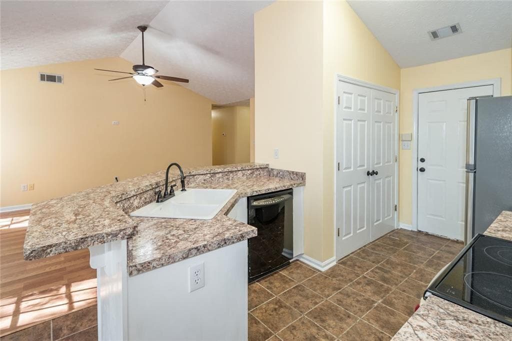 3 bedroom, 2 bathroom, 1,745 sq ft single family residence for rent at 118 Jimmy Reynolds Drive, Jefferson, GA 30549 for $2,000 a month — photo 8