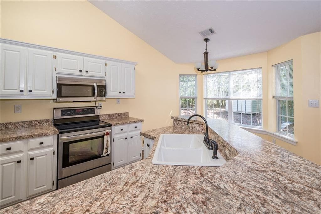 3 bedroom, 2 bathroom, 1,745 sq ft single family residence for rent at 118 Jimmy Reynolds Drive, Jefferson, GA 30549 for $2,000 a month — photo 10
