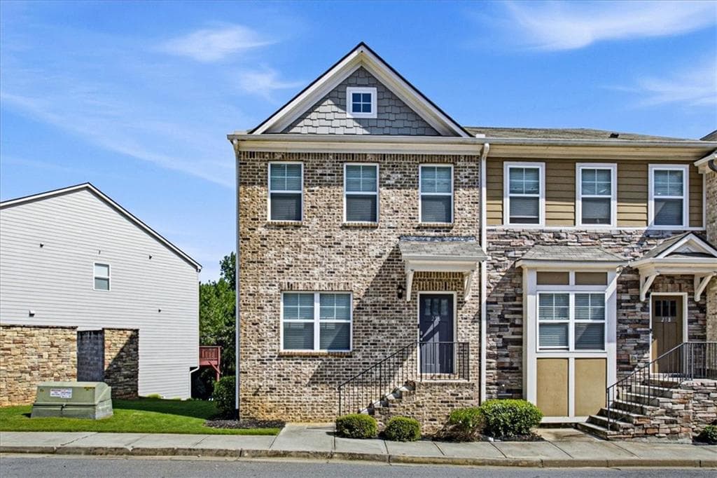 2 bedroom, 4 bathroom, 1,848 sq ft townhouse for sale at 256 Ismal Drive, Atlanta, GA 30331 — photo 2