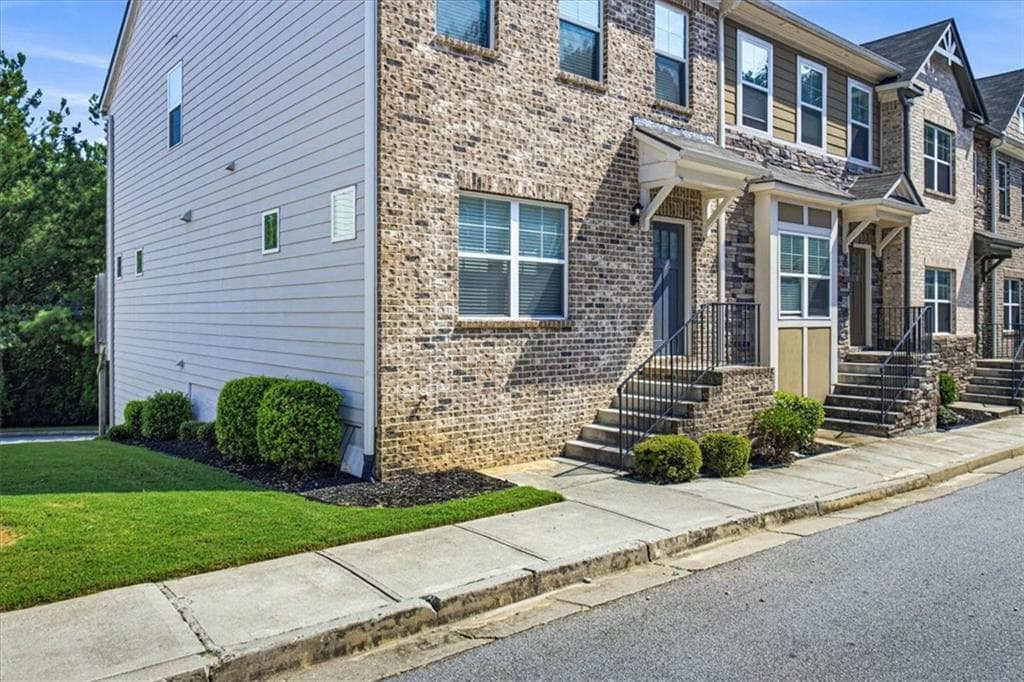 2 bedroom, 4 bathroom, 1,848 sq ft townhouse for sale at 256 Ismal Drive, Atlanta, GA 30331 — photo 3