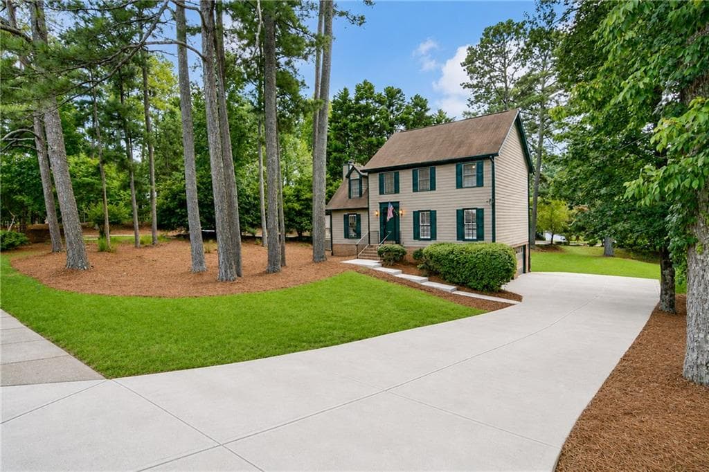 4 bedroom, 3 bathroom, 2,118 sq ft single family residence for sale at 4601 Jones Bridge Circle, Peachtree Corners, GA 30092 — photo 3