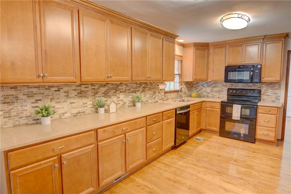 4 bedroom, 3 bathroom, 2,118 sq ft single family residence for sale at 4601 Jones Bridge Circle, Peachtree Corners, GA 30092 — photo 6