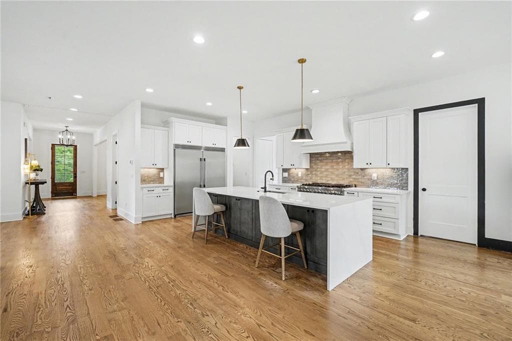 5 bedroom, 5 bathroom, 4,094 sq ft single family residence for sale at 609 Reed Rd., Smyrna, GA 30082 — photo 4