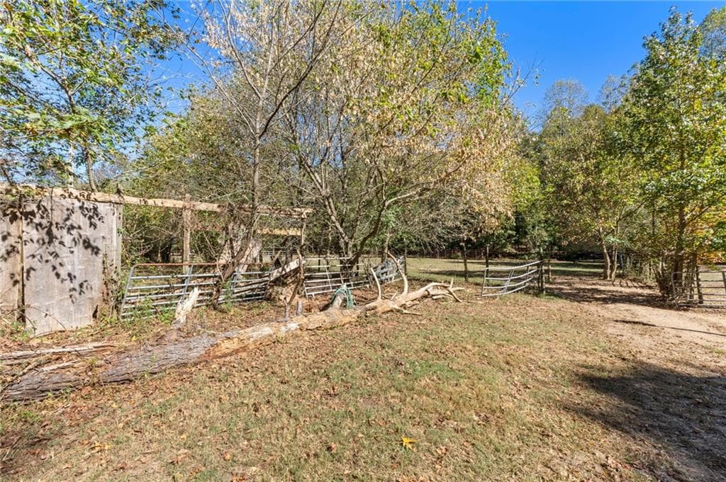 3 bedroom, 2 bathroom single family residence for sale at 7790 Atlanta Newnan Road, Chattahoochee Hills, GA 30268 — photo 9
