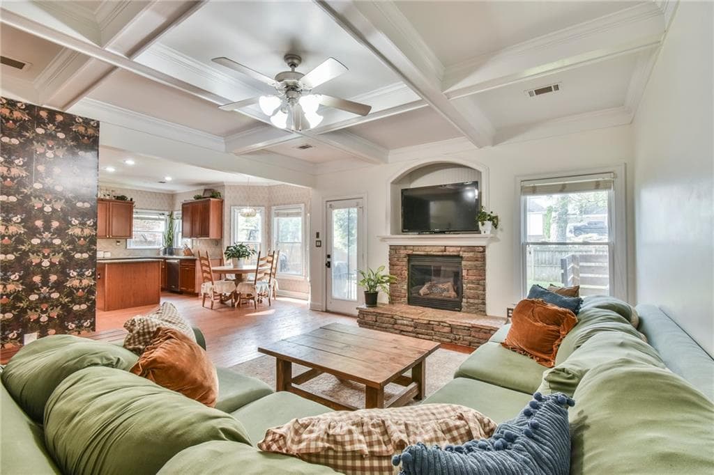 5 bedroom, 3 bathroom, 3,058 sq ft single family residence under contract at 802 Autumn Meadow Drive, Loganville, GA 30052 — photo 9