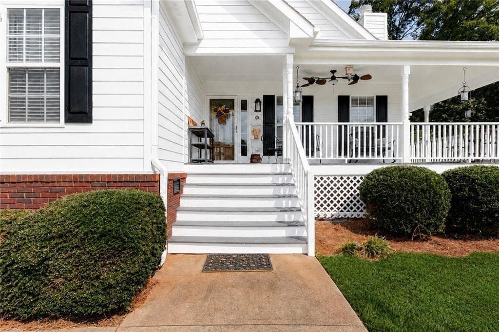4 bedroom, 2 bathroom, 2,254 sq ft single family residence under contract at 2037 Windfield Drive, Monroe, GA 30655 — photo 3
