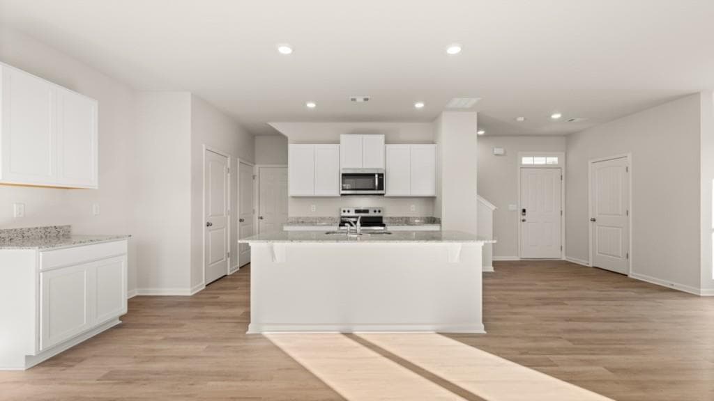 4 bedroom, 3 bathroom, 1,927 sq ft single family residence under contract at 3022 Manor Hill Place, Union City, GA 30291 — photo 5