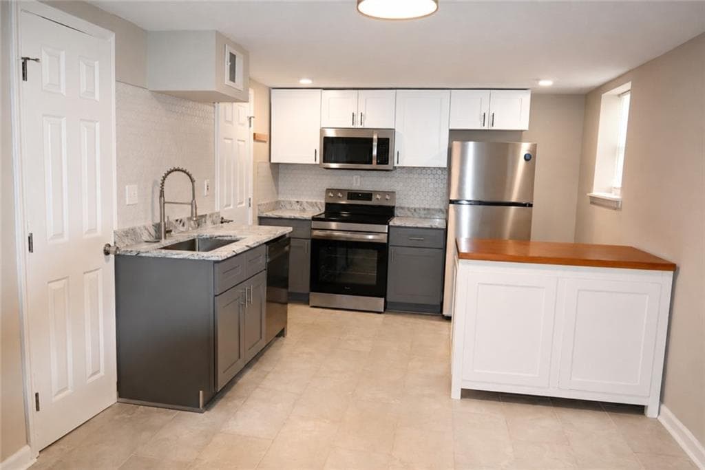 1 bedroom, 1 bathroom, 450 sq ft duplex for rent at 1923 Thompson Avenue #2, East Point, GA 30344 for $900 a month — photo 4