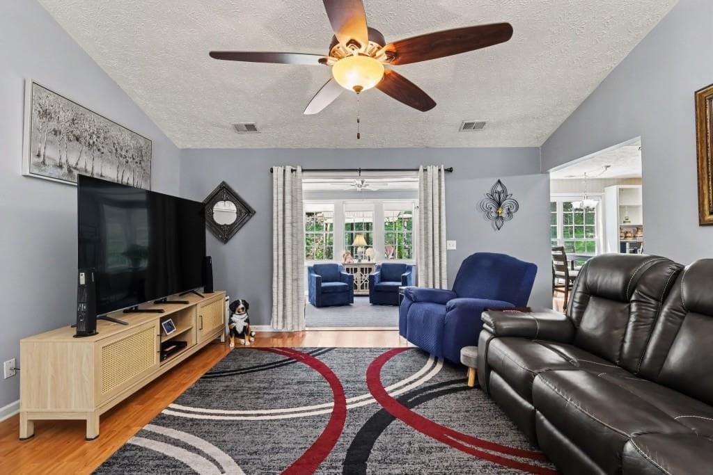 3 bedroom, 2 bathroom, 1,994 sq ft single family residence for sale at 29 OAKRIDGE Court, Douglasville, GA 30134 — photo 4
