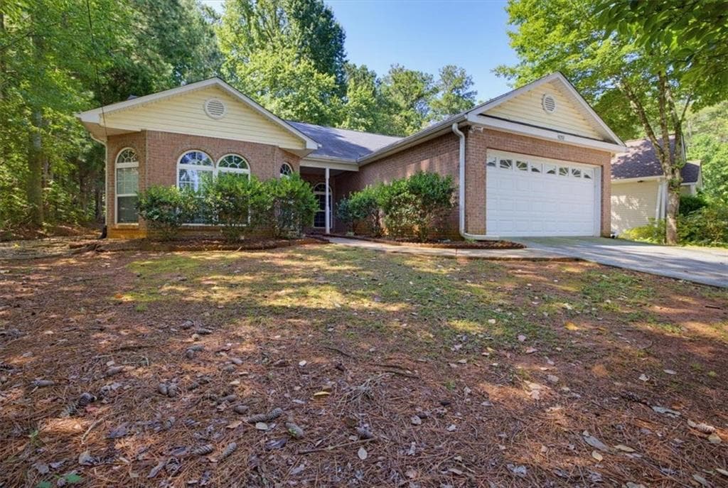 3 bedroom, 2 bathroom, 1,675 sq ft single family residence for sale at 9201 Tarnwood Circle, Villa Rica, GA 30180 — photo 4