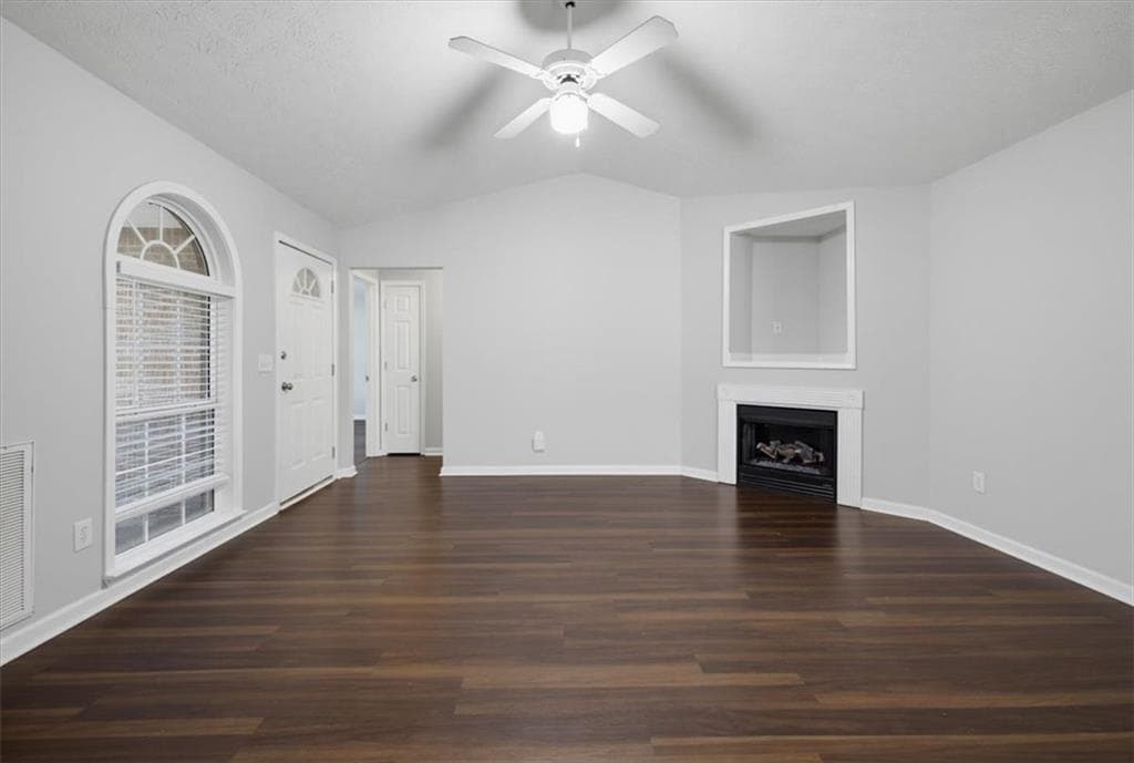 3 bedroom, 2 bathroom, 1,675 sq ft single family residence for sale at 9201 Tarnwood Circle, Villa Rica, GA 30180 — photo 6