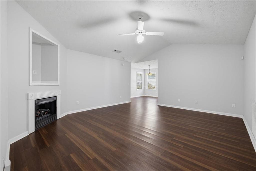 3 bedroom, 2 bathroom, 1,675 sq ft single family residence for sale at 9201 Tarnwood Circle, Villa Rica, GA 30180 — photo 8