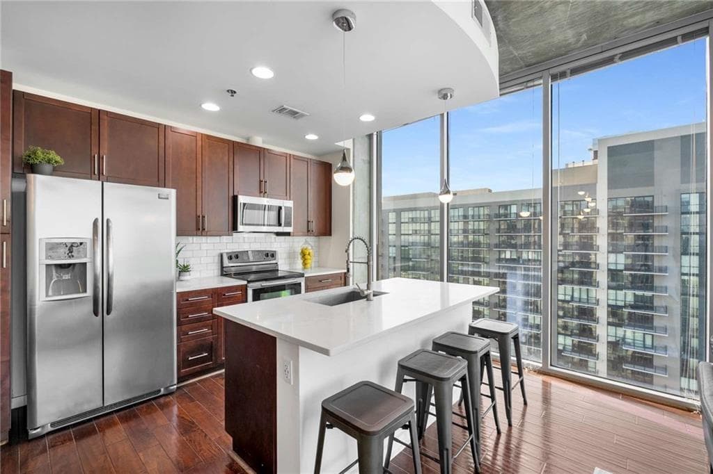 2 bedroom, 2 bathroom, 1,148 sq ft condominium under contract at 855 Peachtree Street 3003, Atlanta, GA 30308 — photo 5