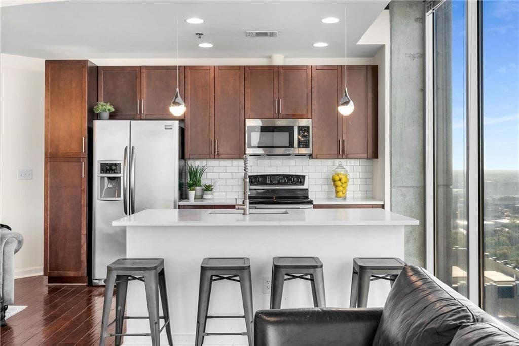 2 bedroom, 2 bathroom, 1,148 sq ft condominium under contract at 855 Peachtree Street 3003, Atlanta, GA 30308 — photo 7