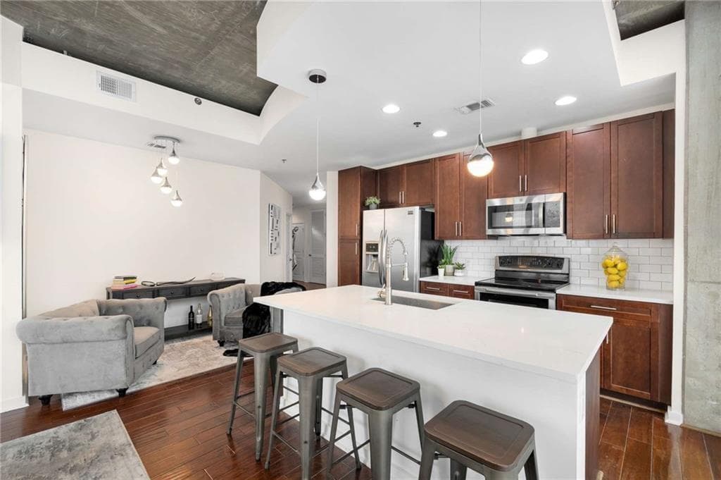 2 bedroom, 2 bathroom, 1,148 sq ft condominium under contract at 855 Peachtree Street 3003, Atlanta, GA 30308 — photo 8