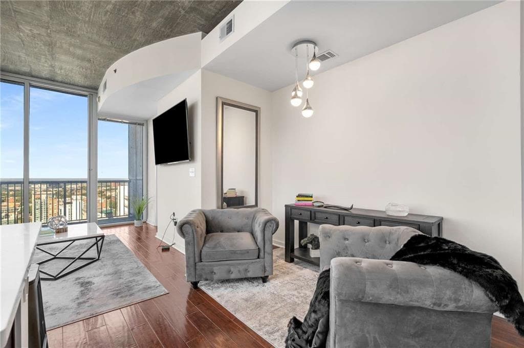 2 bedroom, 2 bathroom, 1,148 sq ft condominium under contract at 855 Peachtree Street 3003, Atlanta, GA 30308 — photo 9