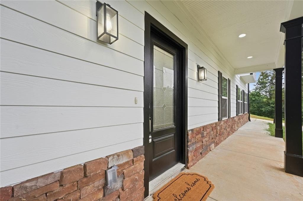 3 bedroom, 3 bathroom, 2,199 sq ft single family residence for sale at 5445 Speckled Wood Lane, Gainesville, GA 30506 — photo 3