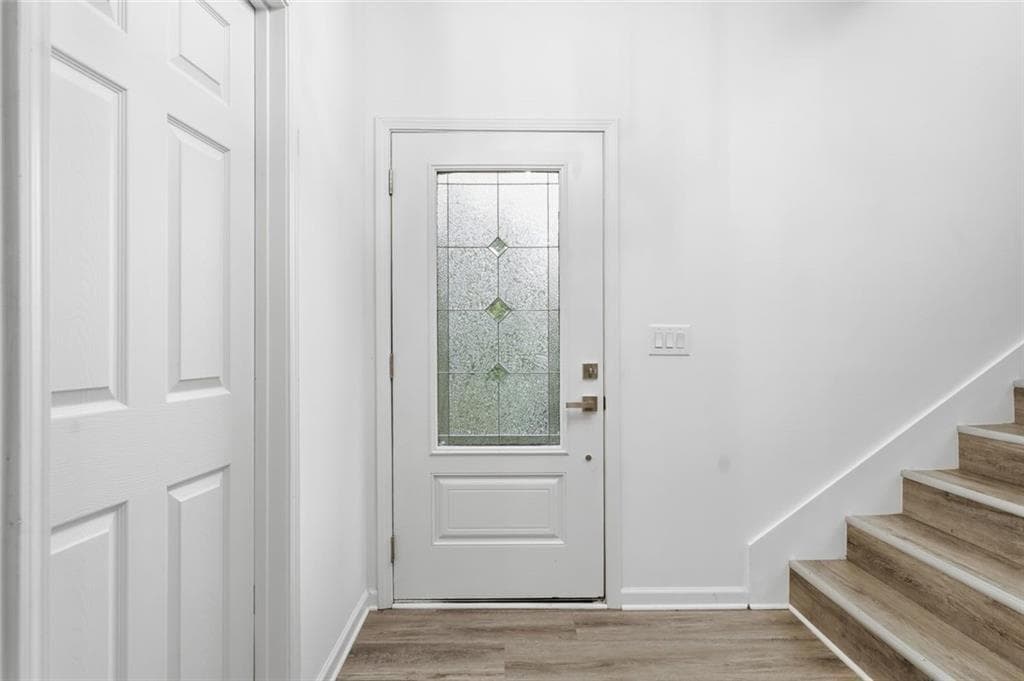 3 bedroom, 3 bathroom, 2,199 sq ft single family residence for sale at 5445 Speckled Wood Lane, Gainesville, GA 30506 — photo 4