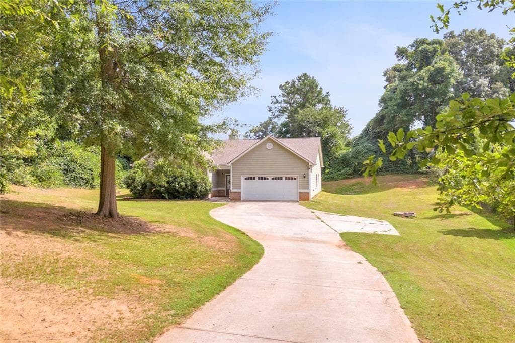 4 bedroom, 2 bathroom, 2,104 sq ft single family residence for sale at 662 Carla Court, Winder, GA 30680