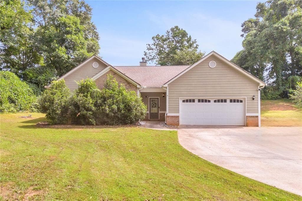 4 bedroom, 2 bathroom, 2,104 sq ft single family residence for sale at 662 Carla Court, Winder, GA 30680 — photo 3